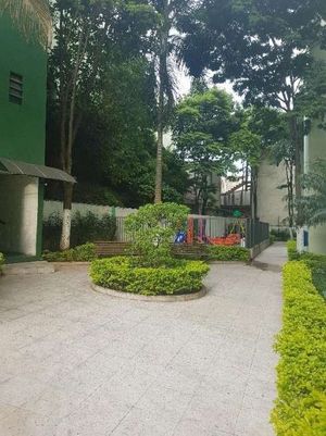 Image 12 - 896235